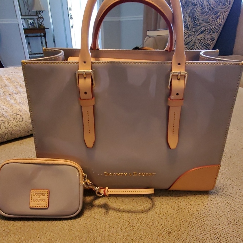 Dooney & Bourke